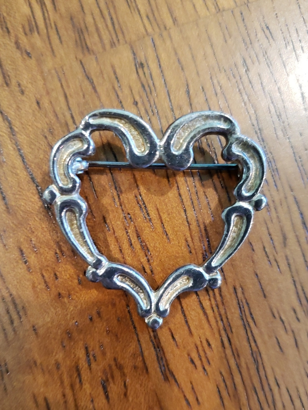 Premier Designs Heart-Shaped SilverTone Vintage Brooch Pin Hannah Open Heart